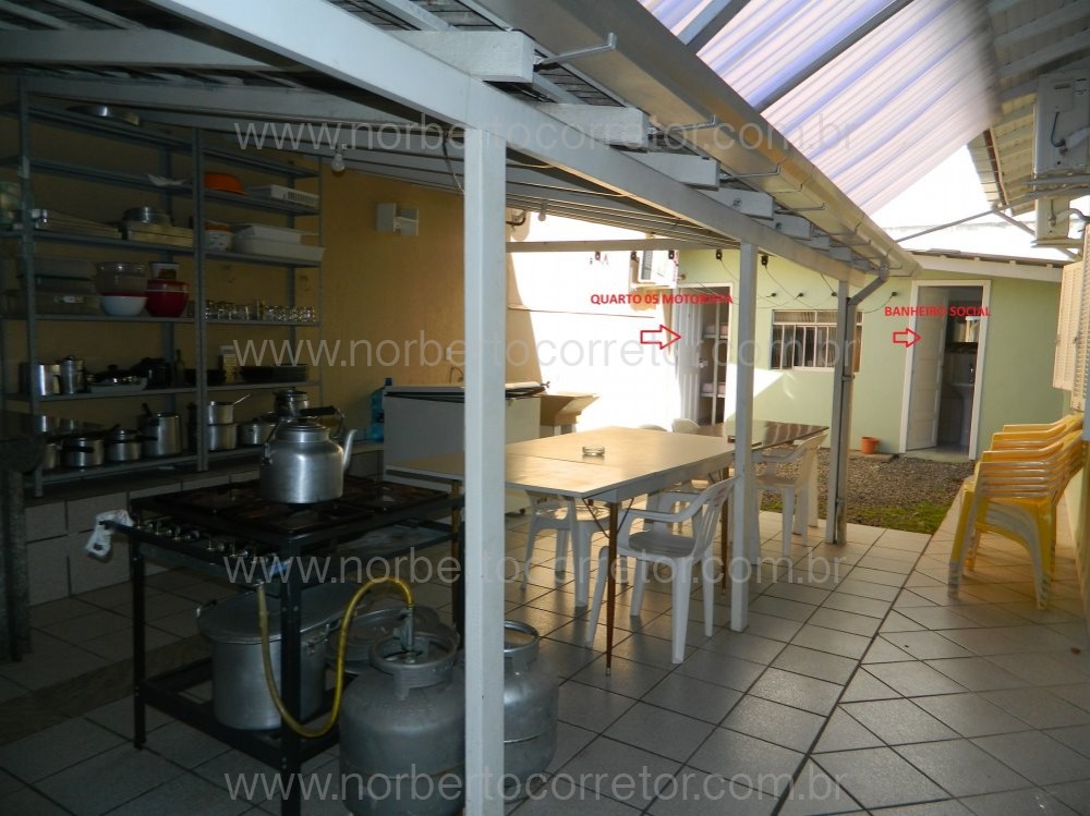 CASA PARA EXCURS�O COM PISCINA PARA  60 PESSOAS